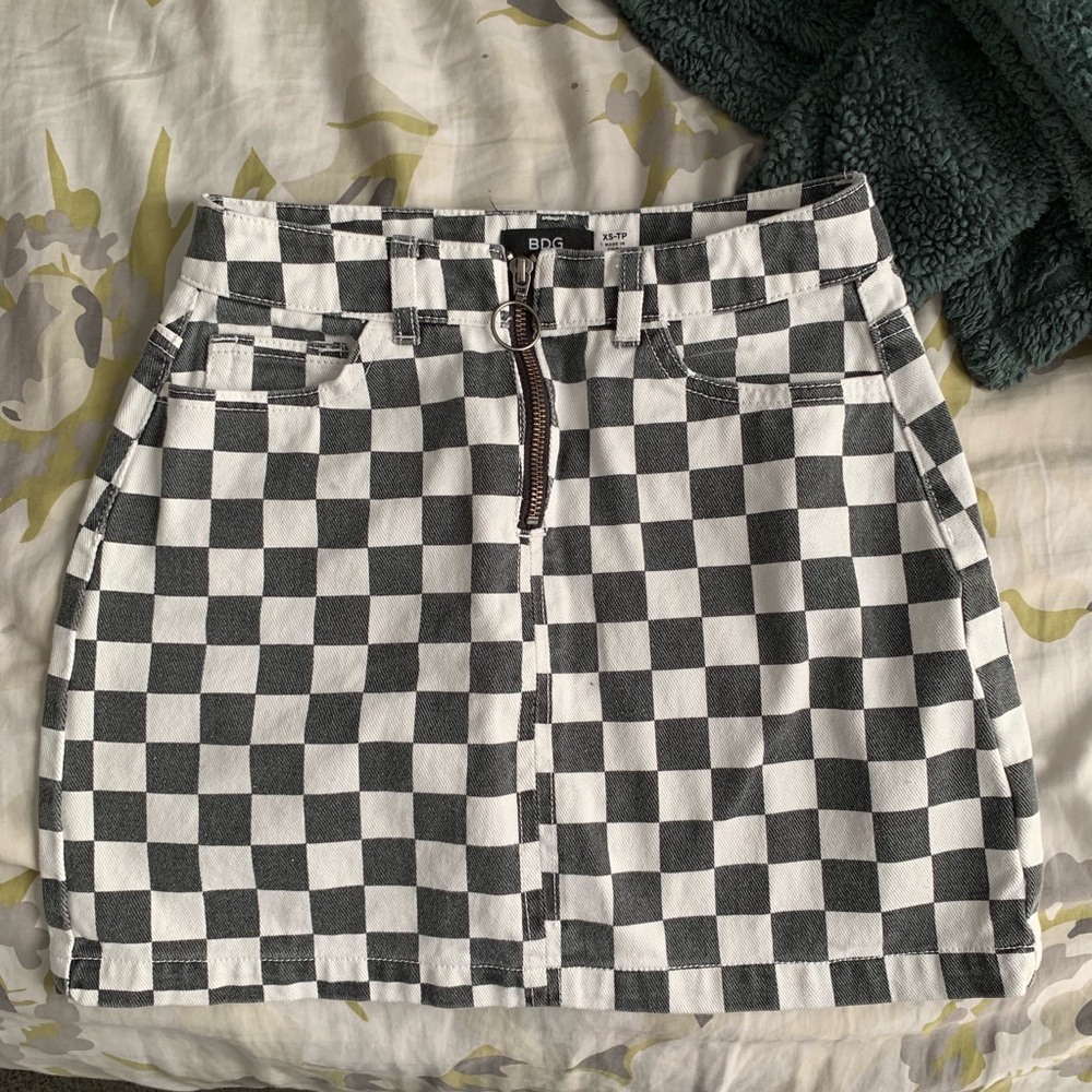 sold UO / checkered skirt - Picture 2 of 3